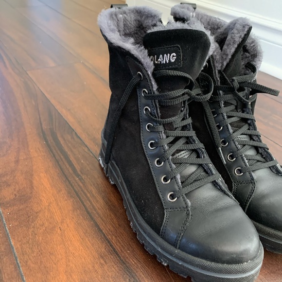 Winter boots - Picture 1 of 2